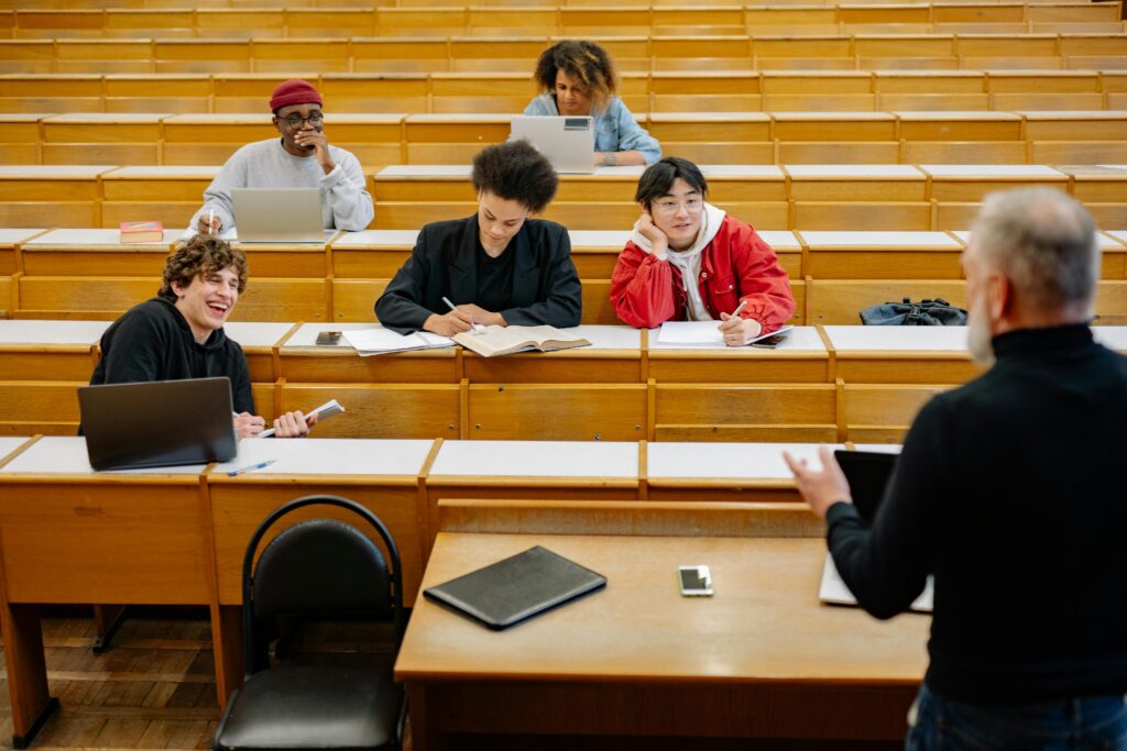 10 Best AI Tools Every Student Should Use in 2026